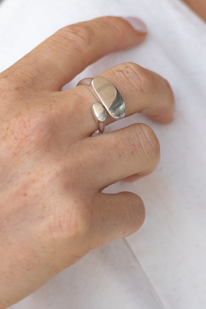 Anillo Bingin Plata 925 - joya artesanal Nomada Soul, plata 925, piedra natural, hecho a mano en Bali - detalle de la piedra natural
