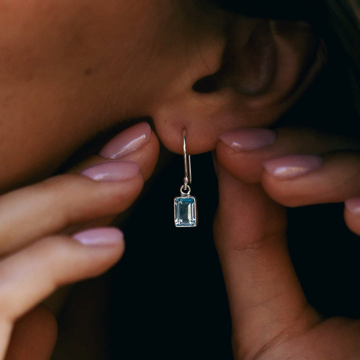 Aros Oahu Topacio Plata 925 - joya artesanal Nomada Soul, plata 925, piedra natural, hecho a mano en Bali - vista frontal